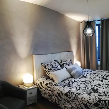 Sous Les Remparts قرقشونه