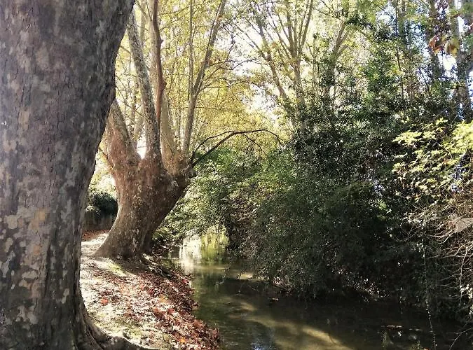 Sous Les Remparts קרקסון