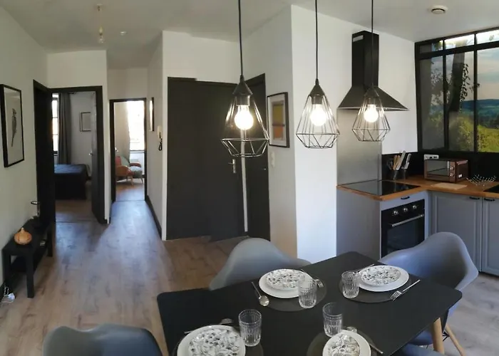 Sous Les Remparts דירה קרקסון