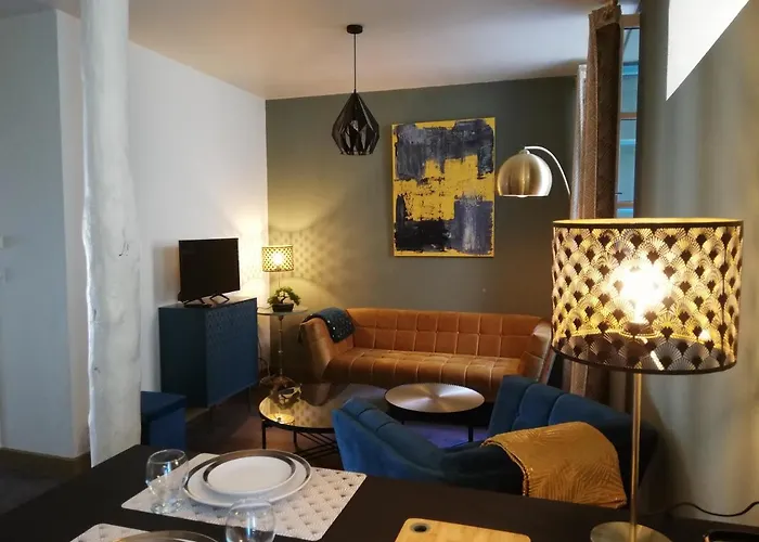 Sous Les Remparts קרקסון